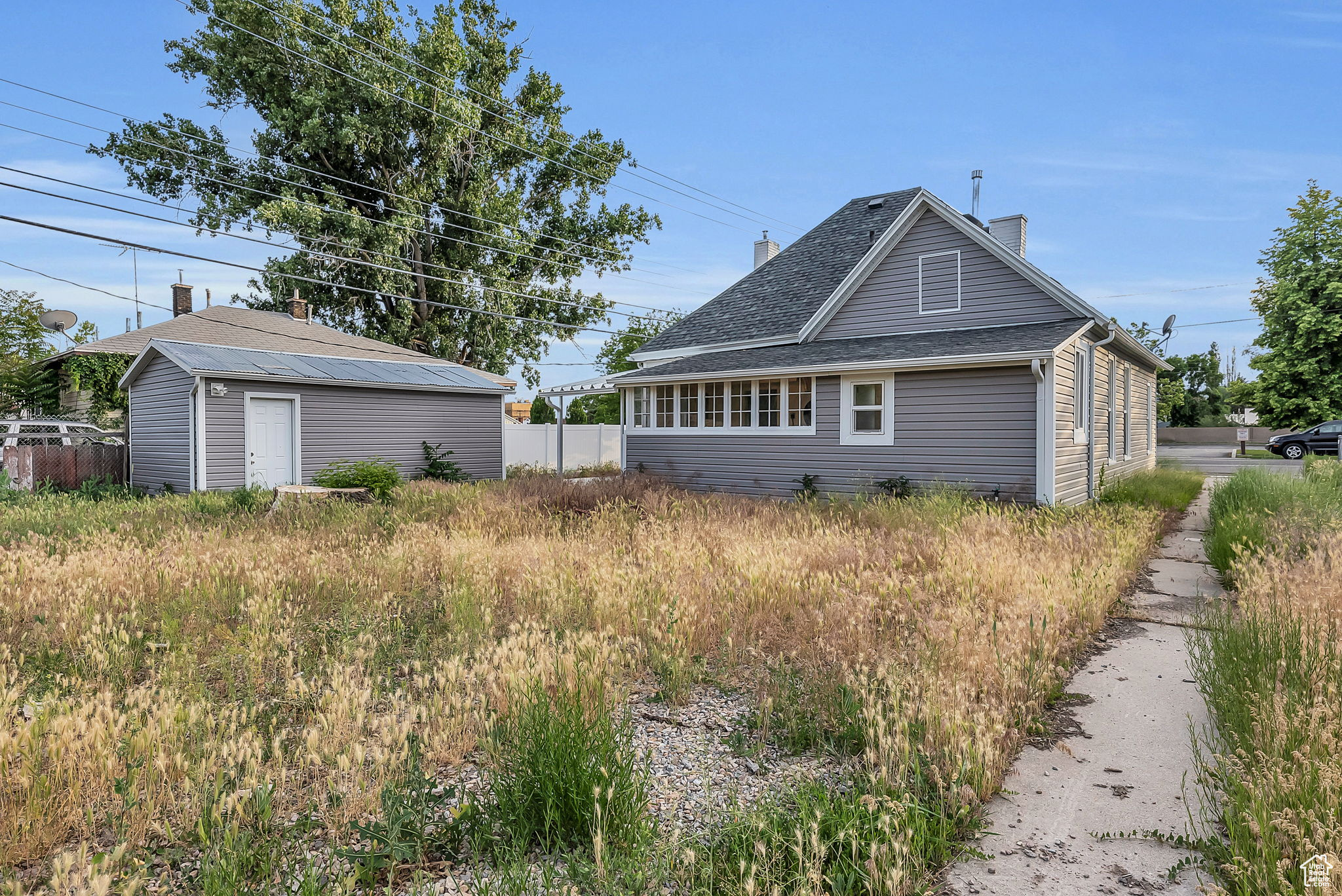 COM. 164.5 FT E & 8 RDS S OF NW COR OF BLK 80 - Residential