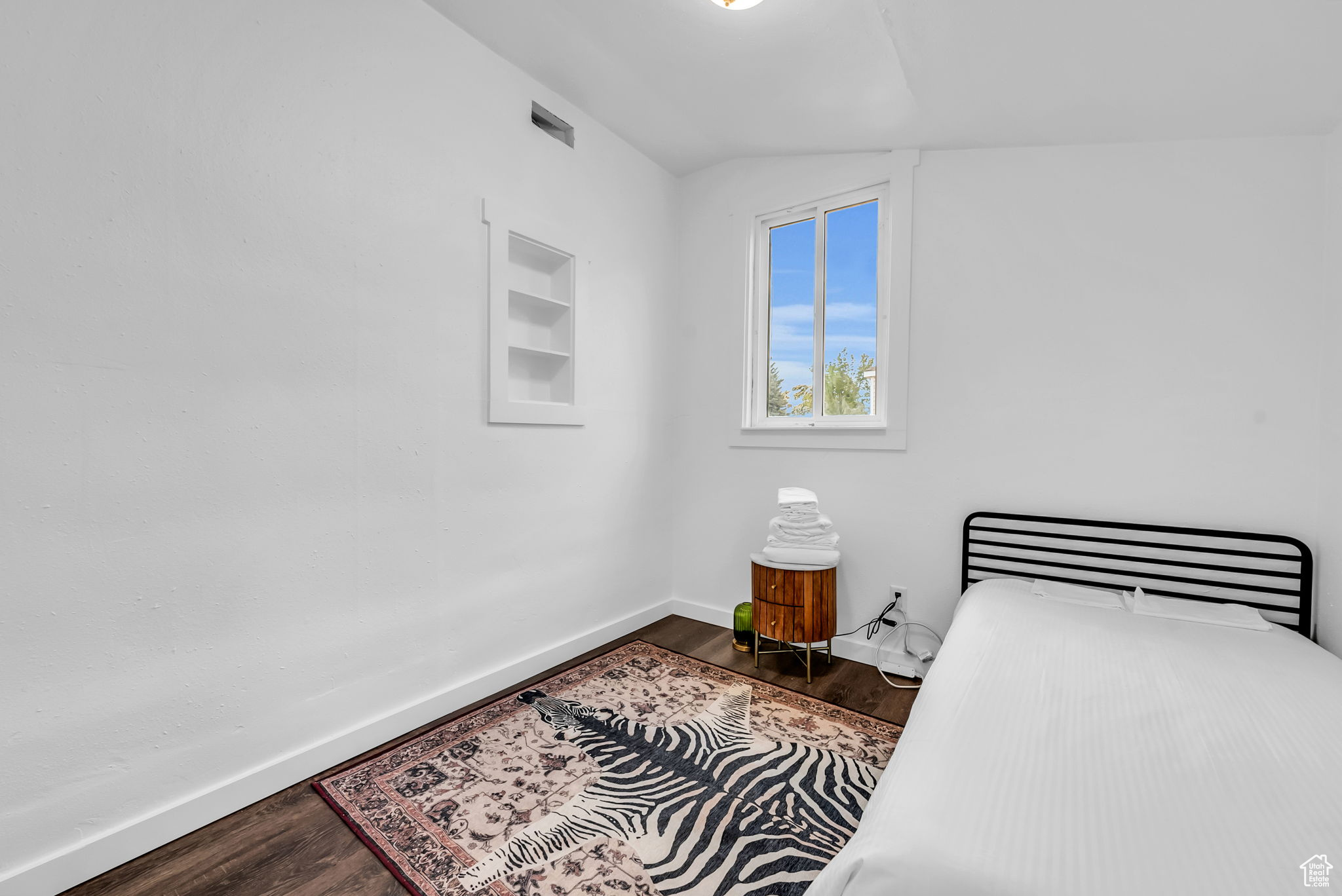 COM. 164.5 FT E & 8 RDS S OF NW COR OF BLK 80 - Residential