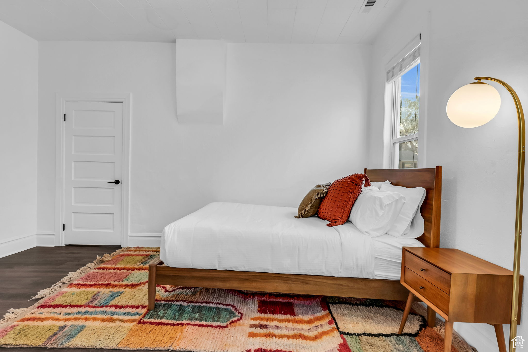 COM. 164.5 FT E & 8 RDS S OF NW COR OF BLK 80 - Residential