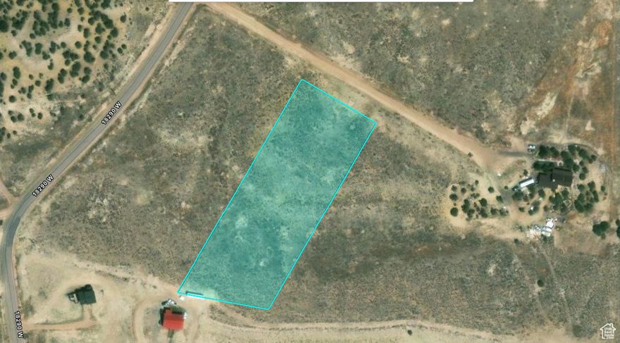 2.5 acres in the Utah Mini Ranches with year round access just off highway 40 and 5-6 minute drive from Duchesne and Starvation reservoir. Beautiful views and plenty of room for home and space! T Buyer would be responsible to connect culinary water and power which are available. A septic tank can be dug on lot at buyers expense