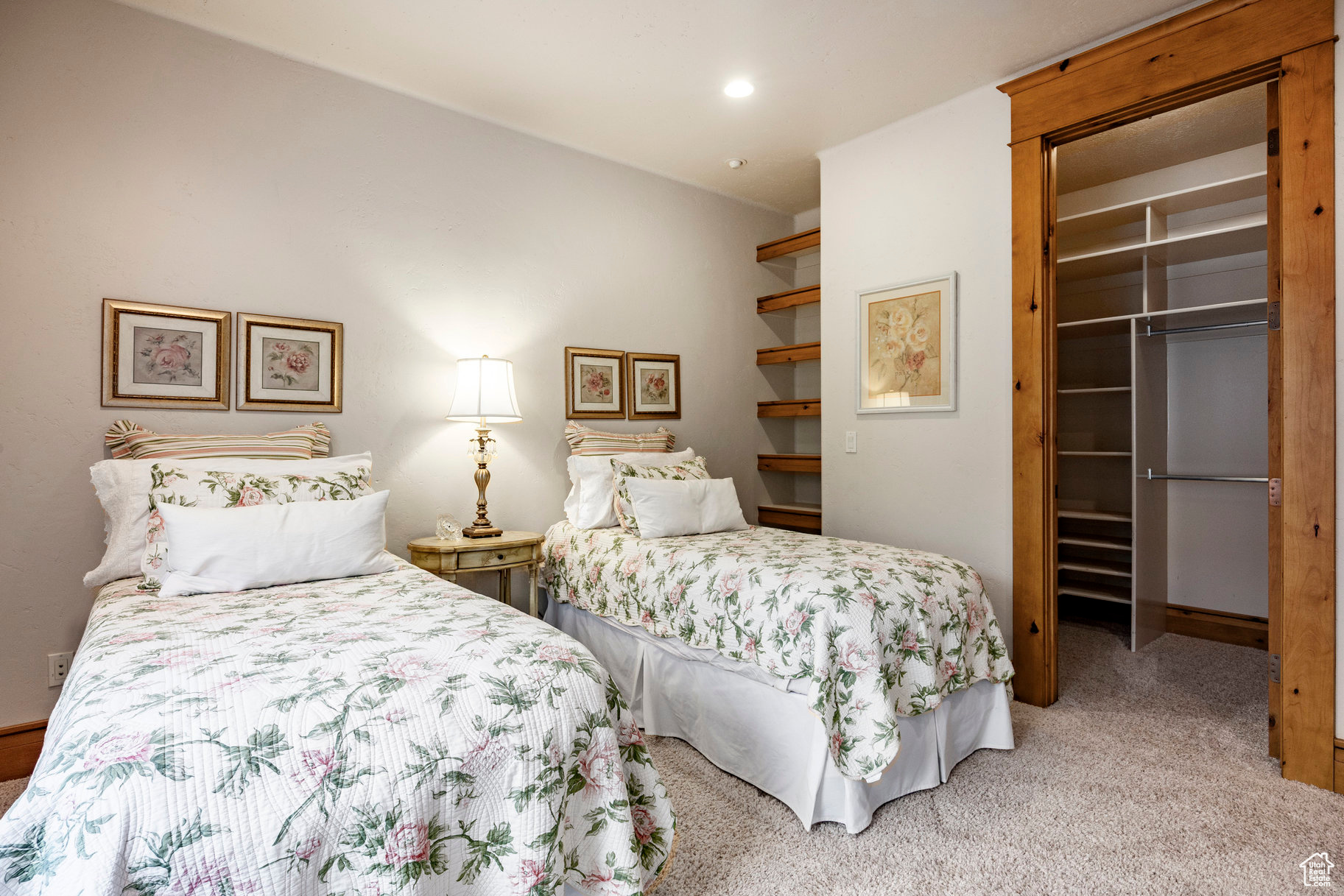 CANBERRA HILLS - Residential