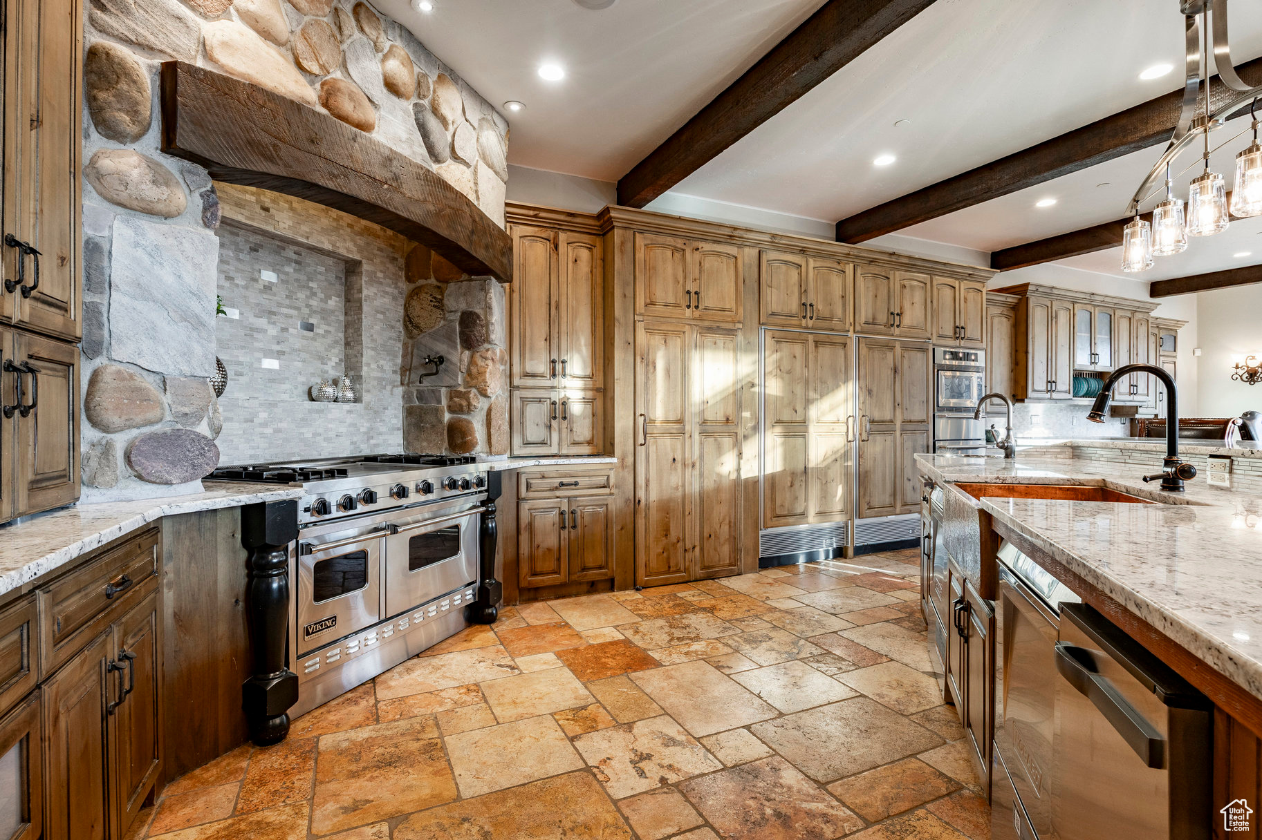 CANBERRA HILLS - Residential