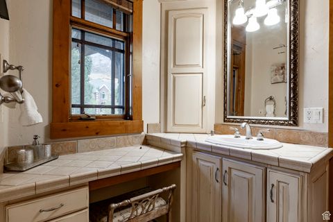 Tiny photo for 1422 E 155 S, Lindon, UT 84042 (MLS # 2118648)