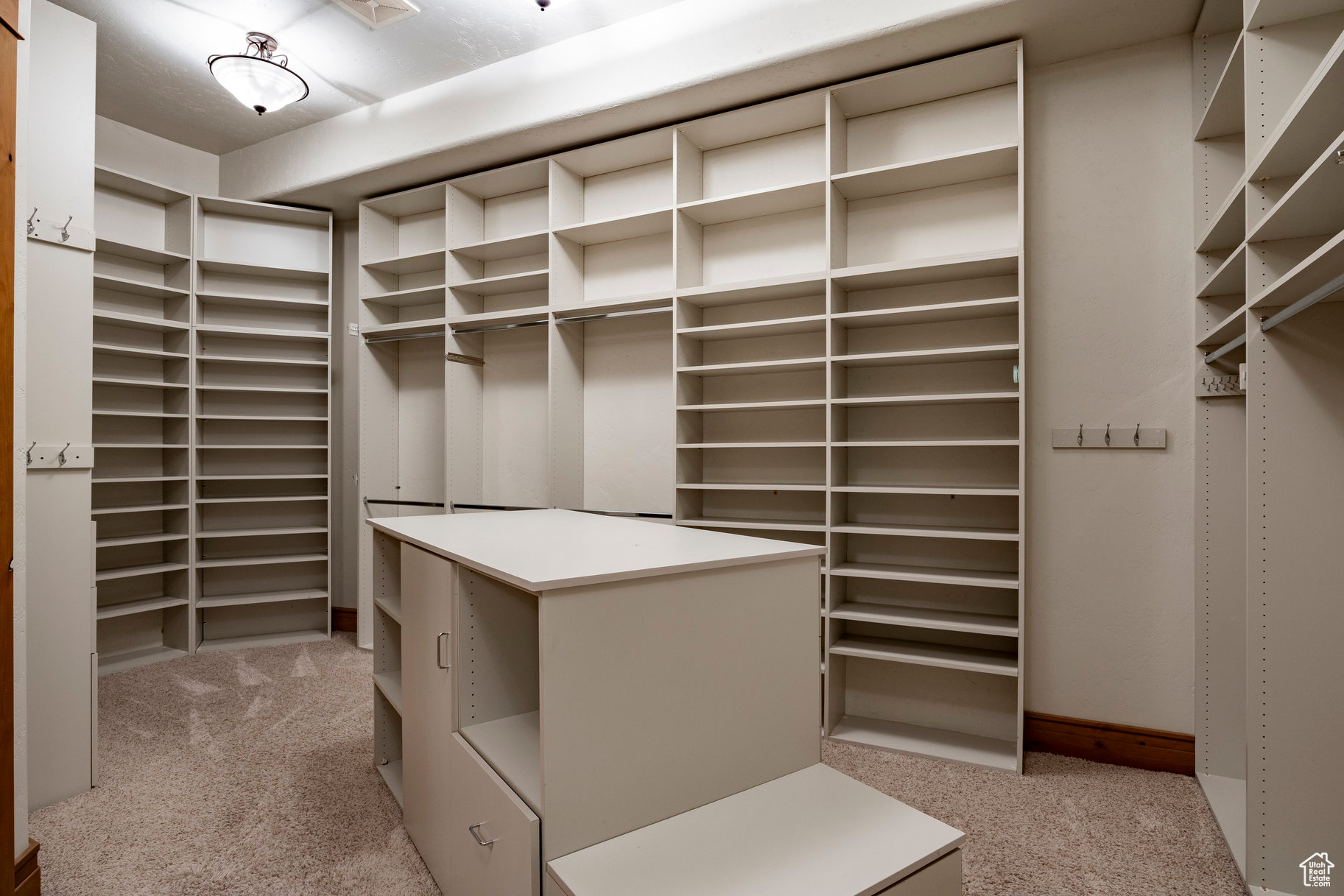 CANBERRA HILLS - Residential