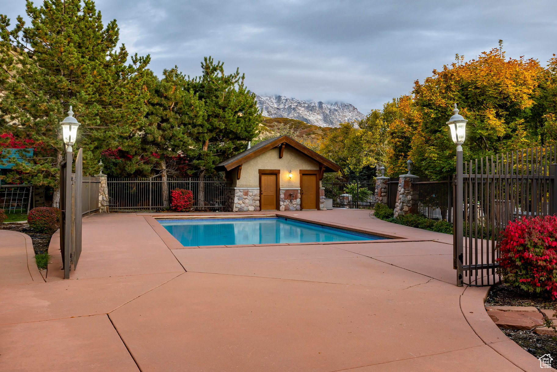 CANBERRA HILLS - Residential