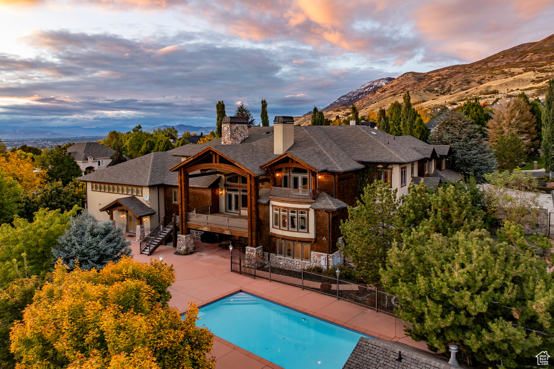 CANBERRA HILLS - Residential