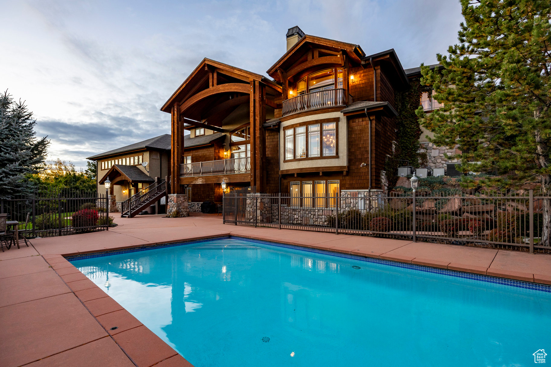 CANBERRA HILLS - Residential