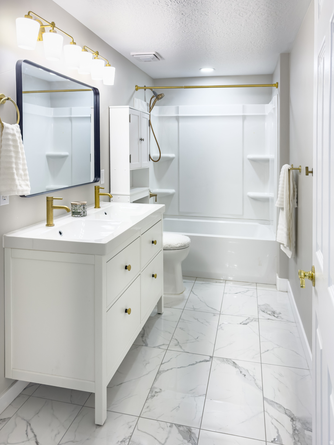 POINT LOOKOUT AT RED HAWK RANCH - Residential