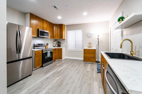 Tiny photo for 7280 N POINT LOOKOUT RD, Eagle Mountain, UT 84005 (MLS # 2139626)