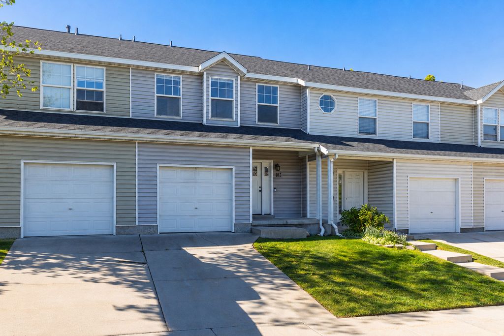 Photo of 182 E DAISYFIELD DR, Draper, UT 84020 (MLS # 2156637)