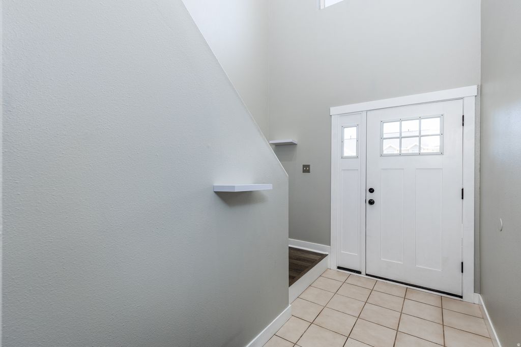 Photo of 182 E DAISYFIELD DR, Draper, UT 84020 (MLS # 2156637)