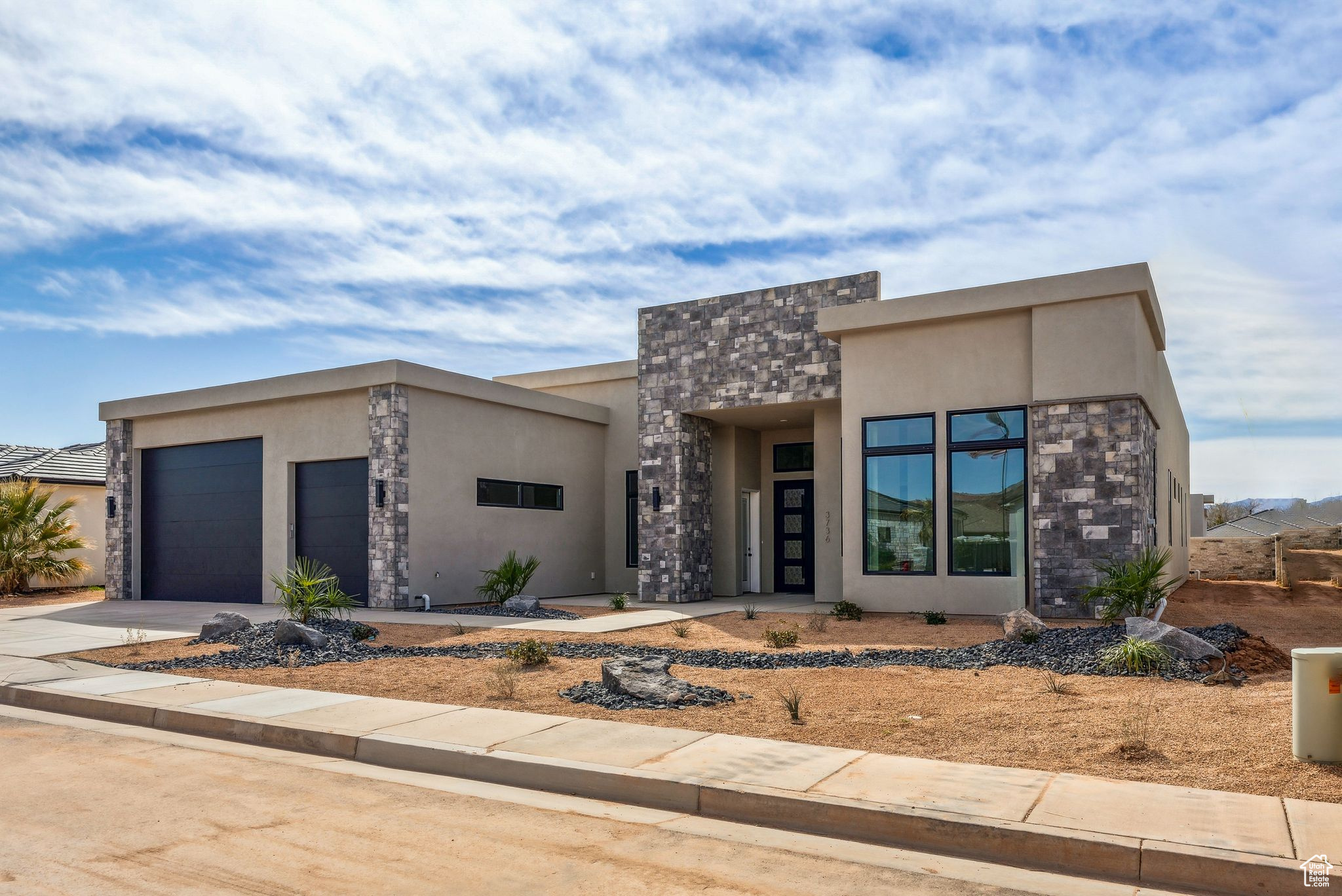 HAWKEYE POINT - Residential