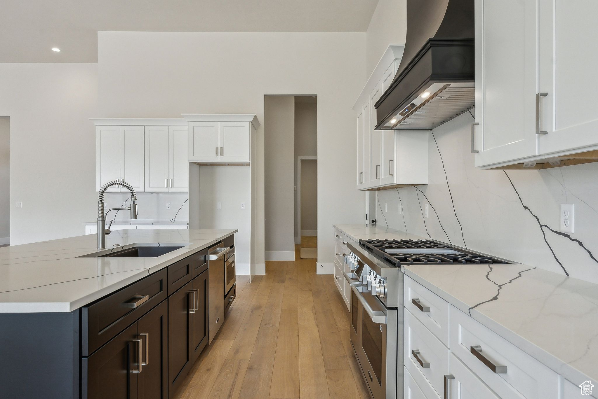 HAWKEYE POINT - Residential