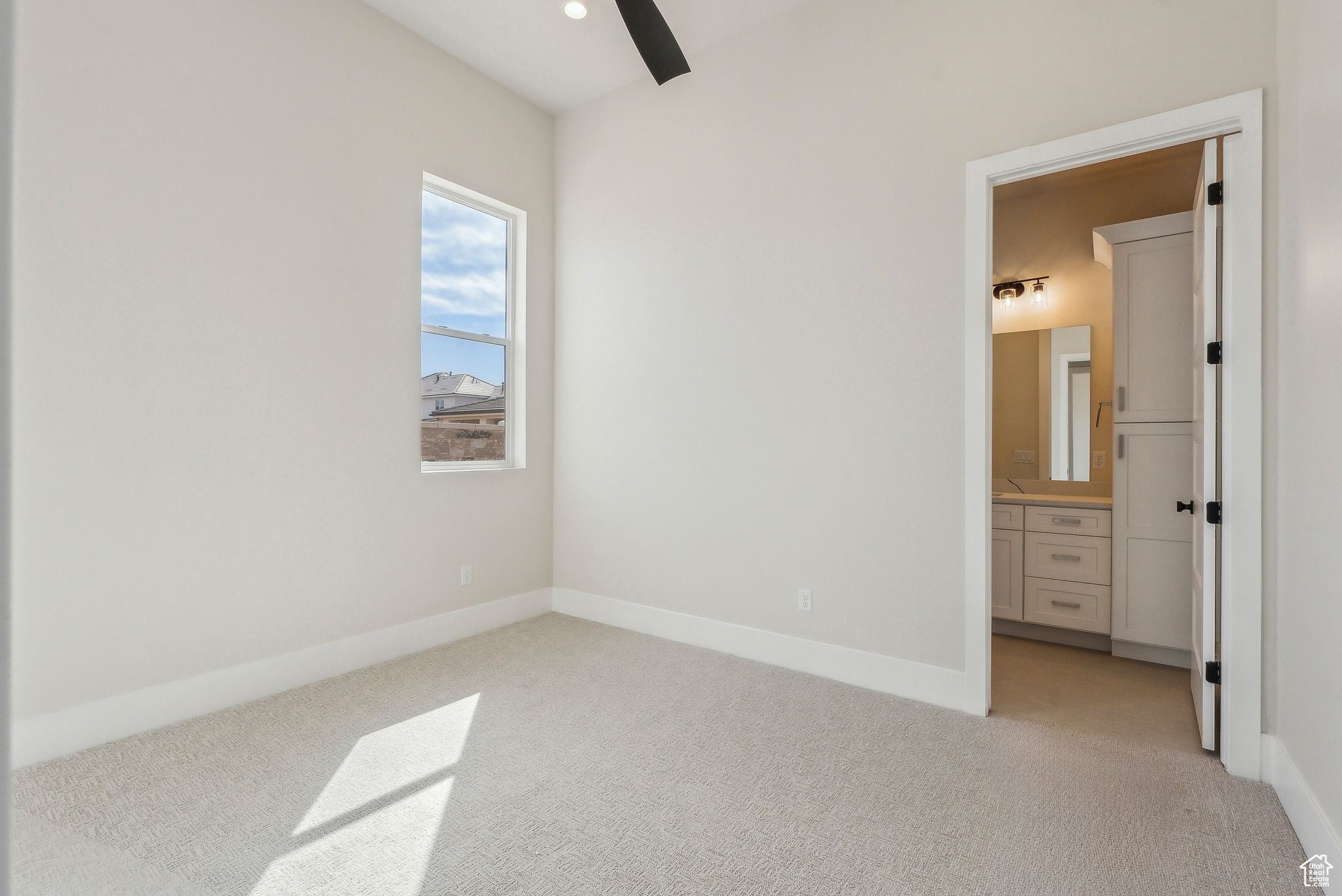 HAWKEYE POINT - Residential