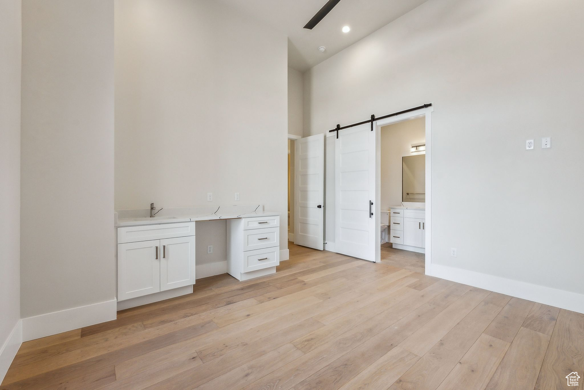 HAWKEYE POINT - Residential