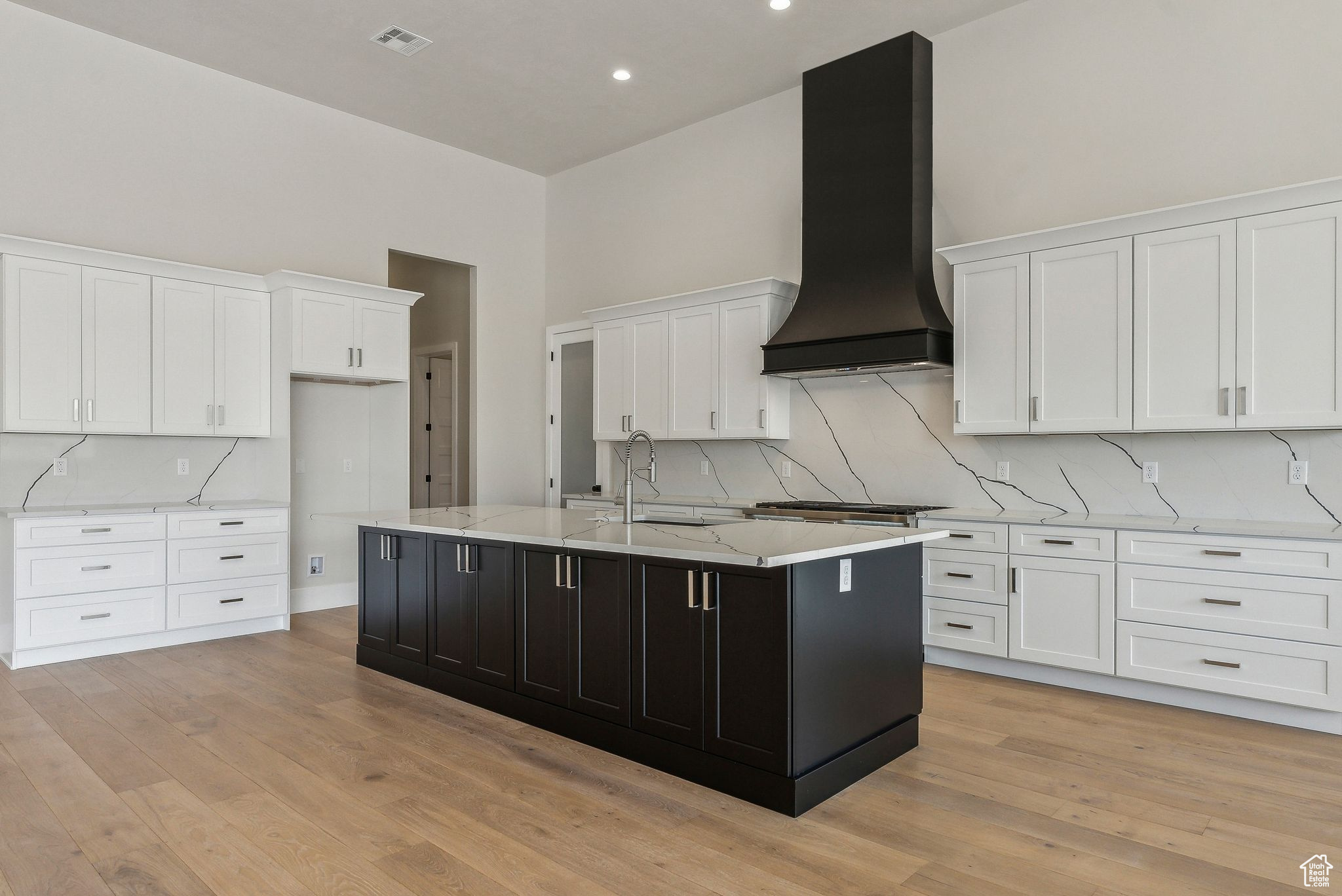 HAWKEYE POINT - Residential