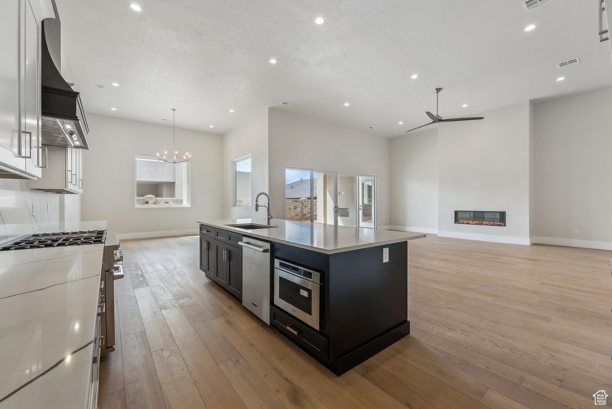 HAWKEYE POINT - Residential