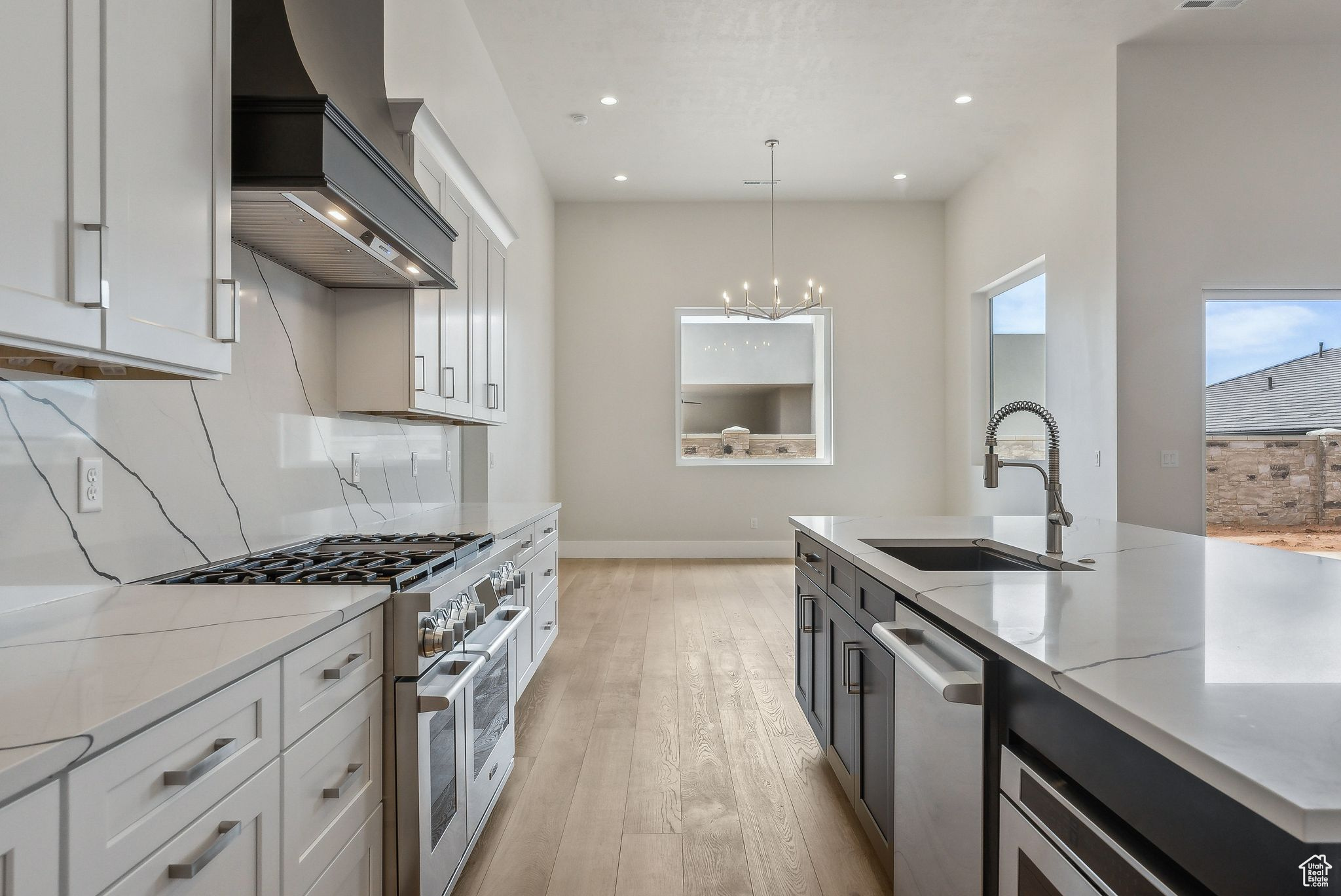 HAWKEYE POINT - Residential