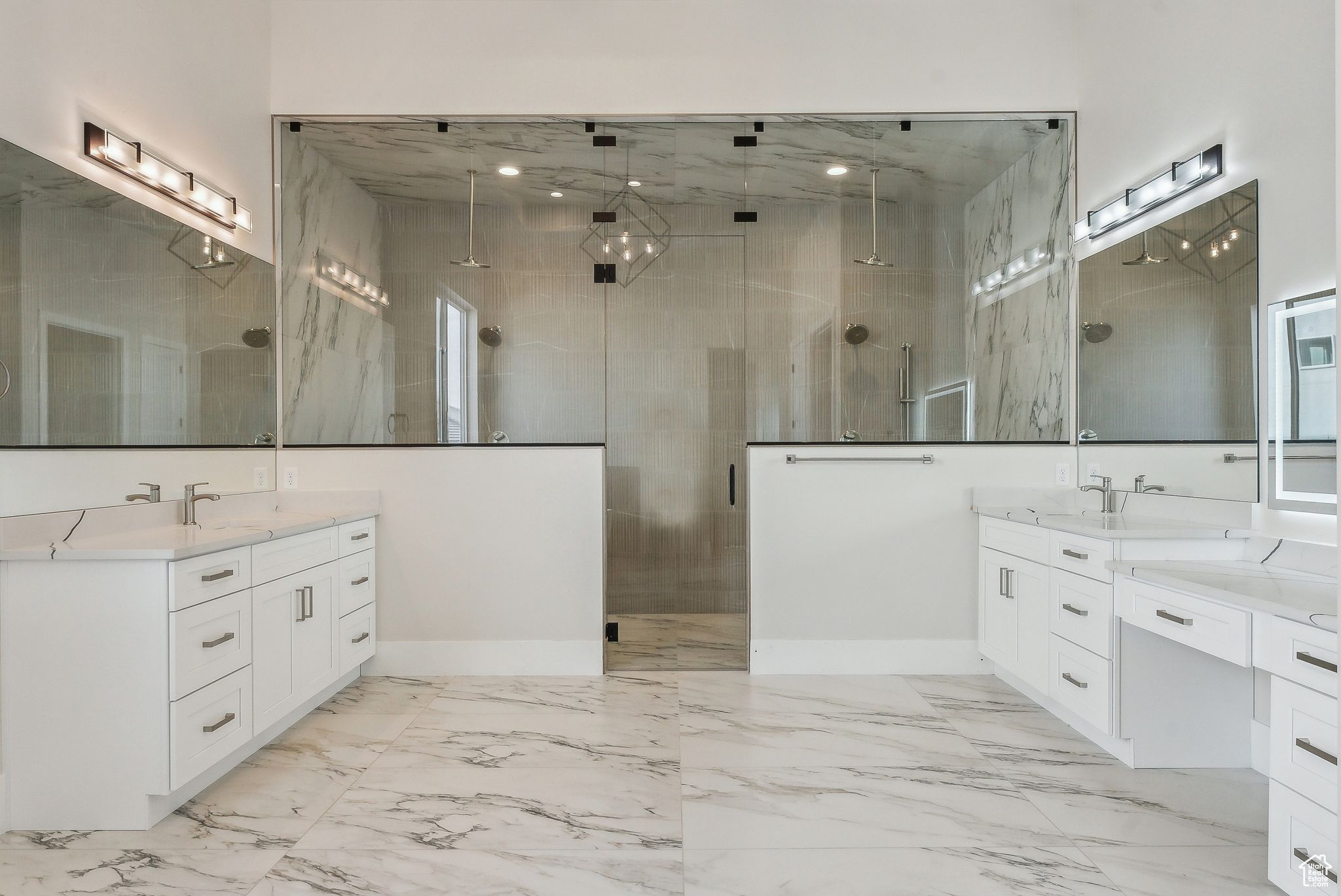 HAWKEYE POINT - Residential