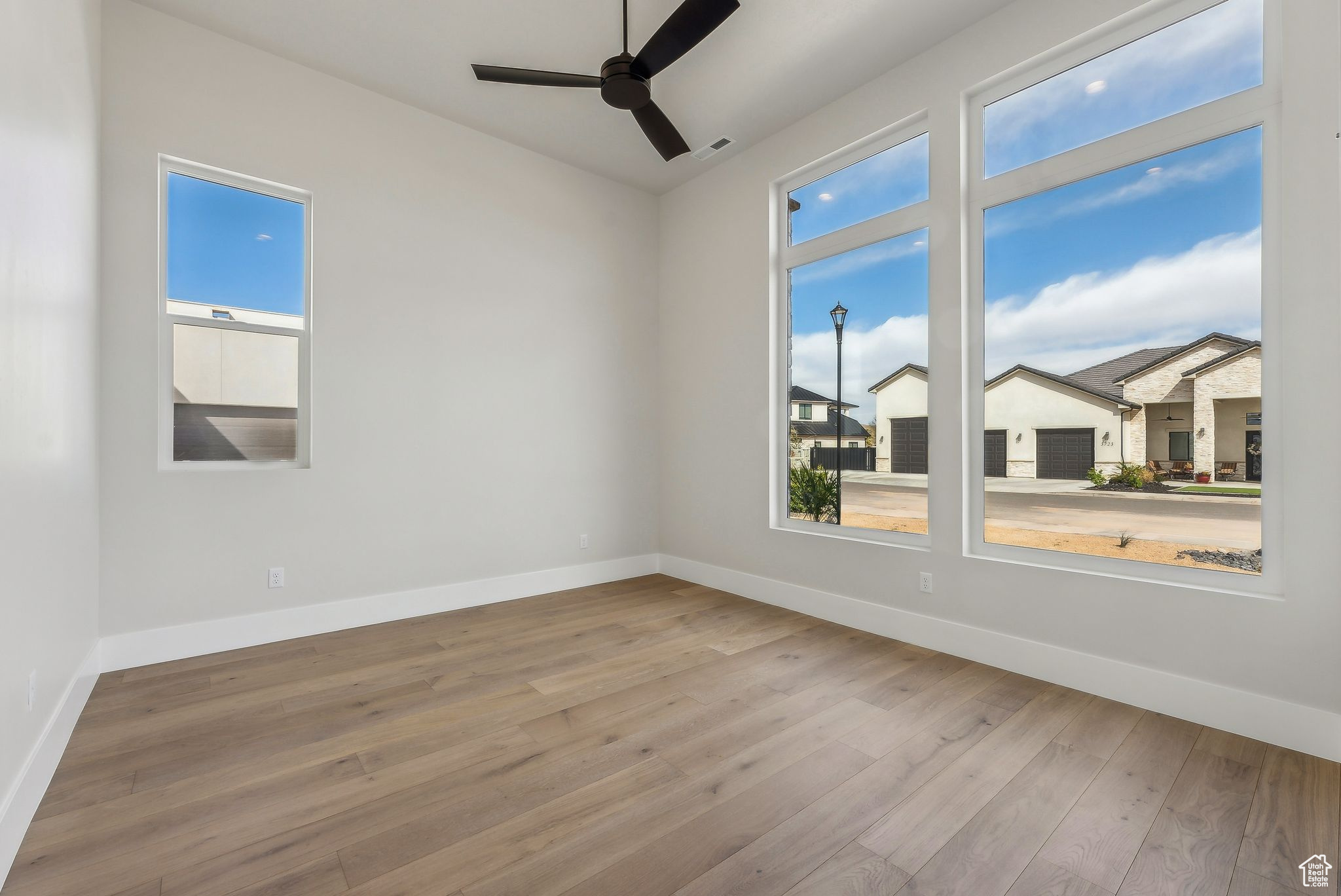 HAWKEYE POINT - Residential