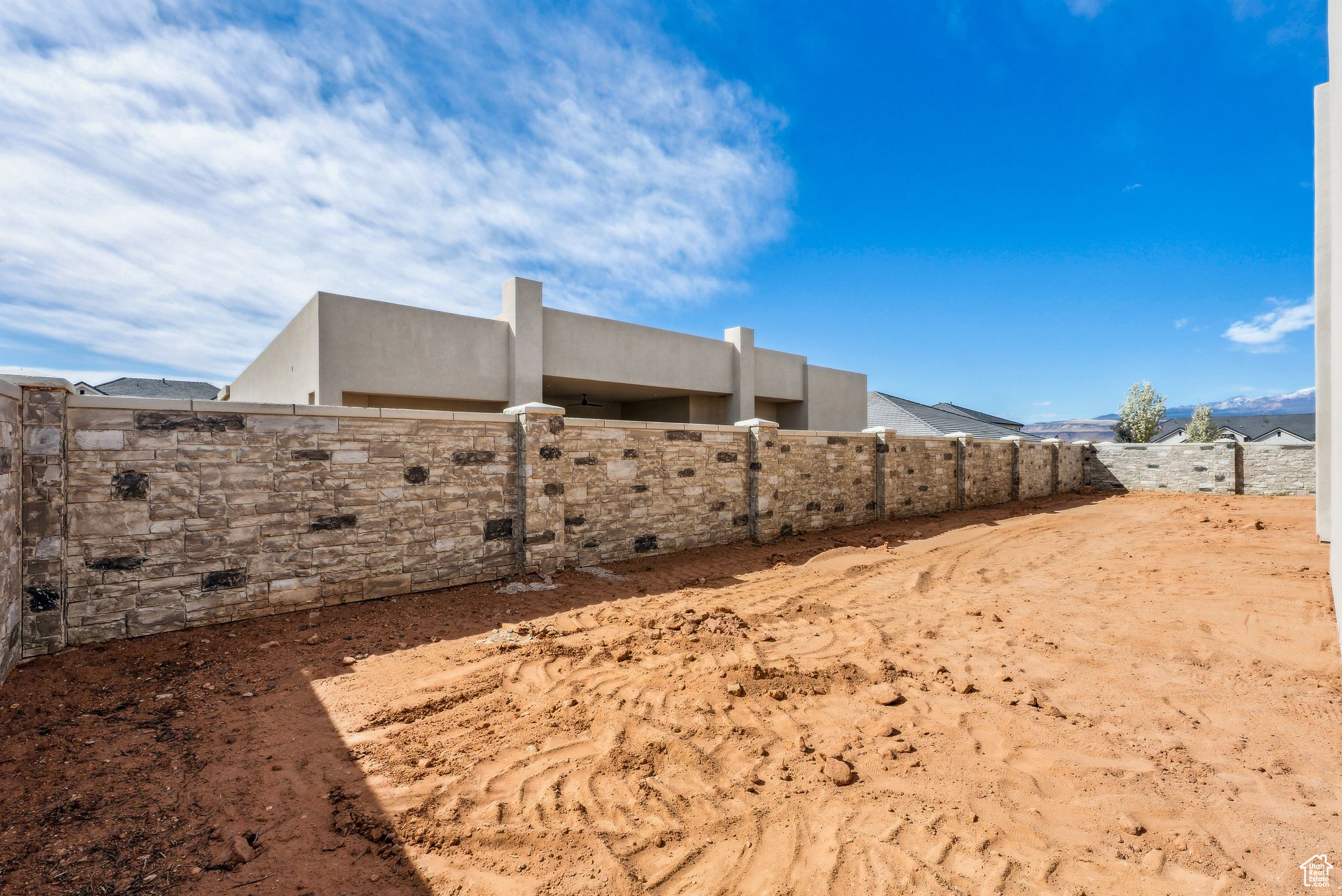 HAWKEYE POINT - Residential