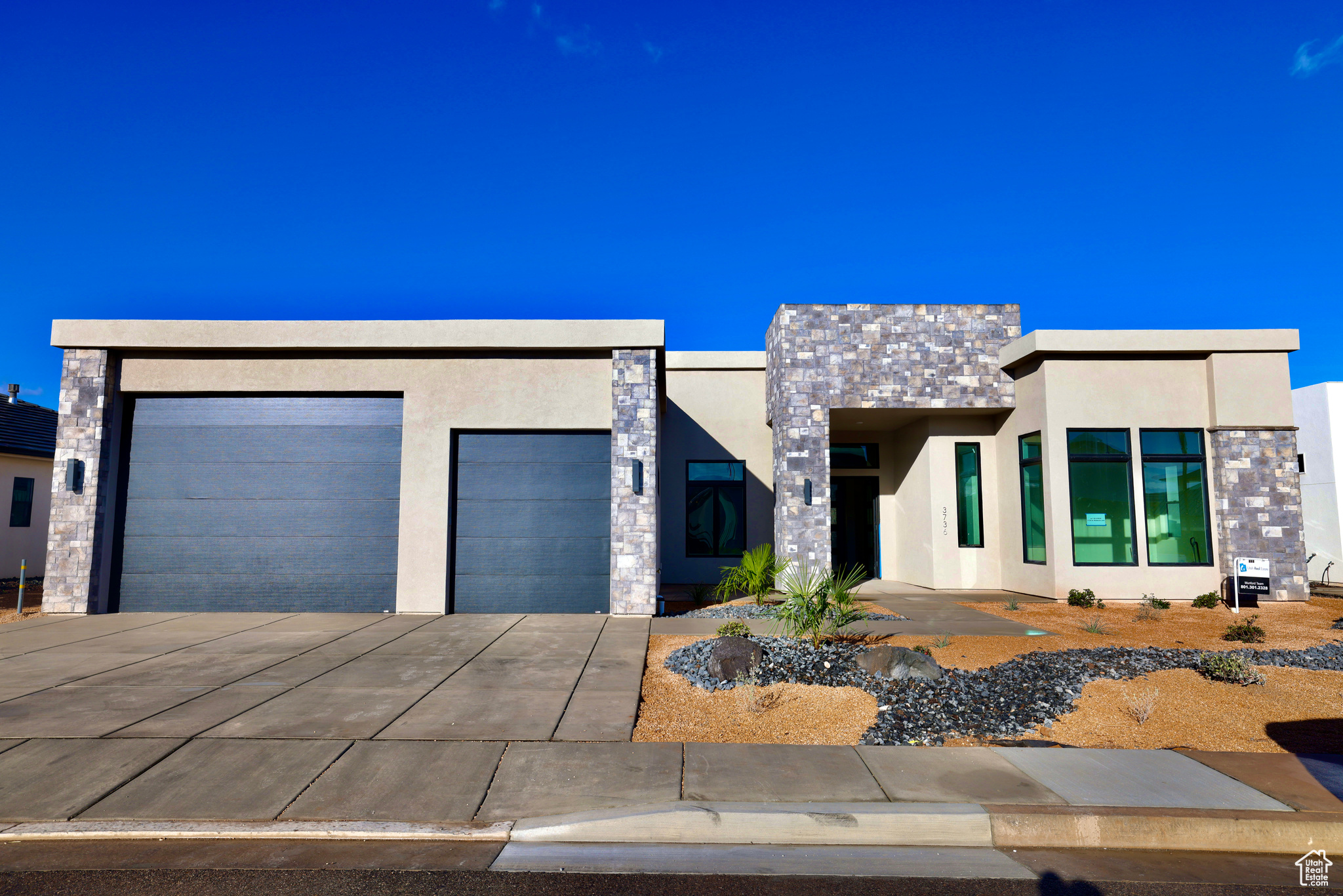 HAWKEYE POINT - Residential