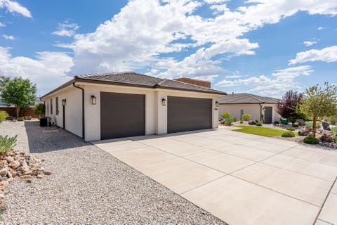 Tiny photo for 3084 E FUCHSIA DR, Saint George, UT 84790 (MLS # 2173301)