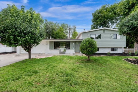 Tiny photo for 1445 E BLUE GRASS CIR, Cottonwood Heights, UT 84121 (MLS # 2180763)