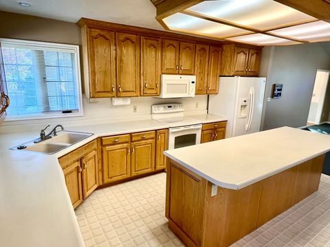 Tiny photo for 2286 W WILLIAMSBURG CIR, West Jordan, UT 84088 (MLS # 2121875)