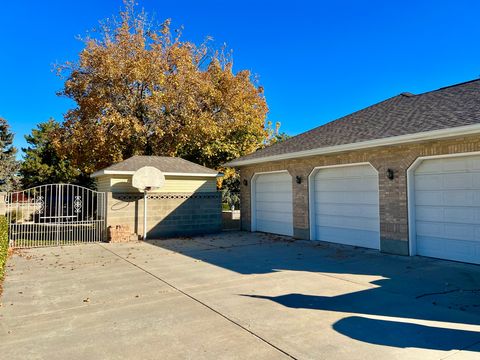 Tiny photo for 2286 W WILLIAMSBURG CIR, West Jordan, UT 84088 (MLS # 2121875)