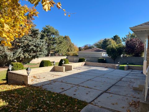 Tiny photo for 2286 W WILLIAMSBURG CIR, West Jordan, UT 84088 (MLS # 2121875)