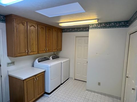 Tiny photo for 2286 W WILLIAMSBURG CIR, West Jordan, UT 84088 (MLS # 2121875)