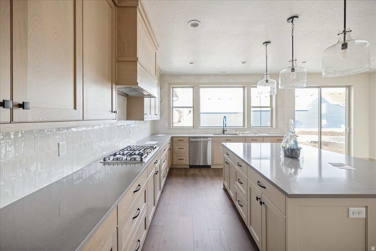 DAYBREAK - Residential