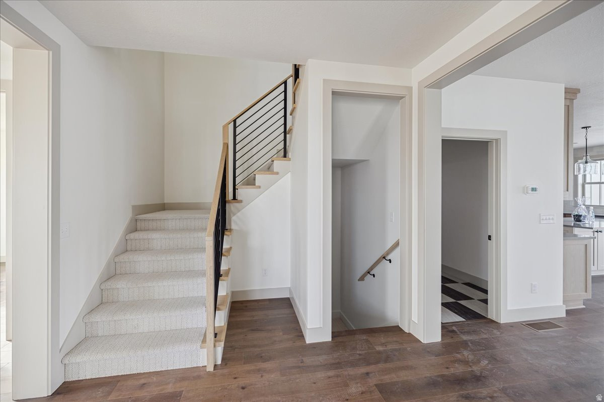 DAYBREAK - Residential