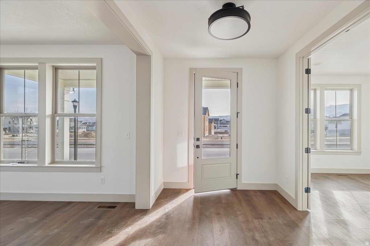 DAYBREAK - Residential