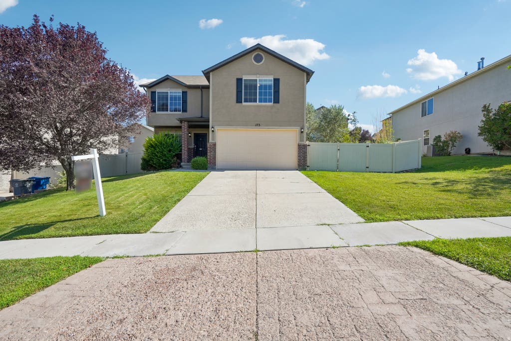 Photo of 173 W COOPER AVE, Saratoga Springs, UT 84045 (MLS # 2175266)