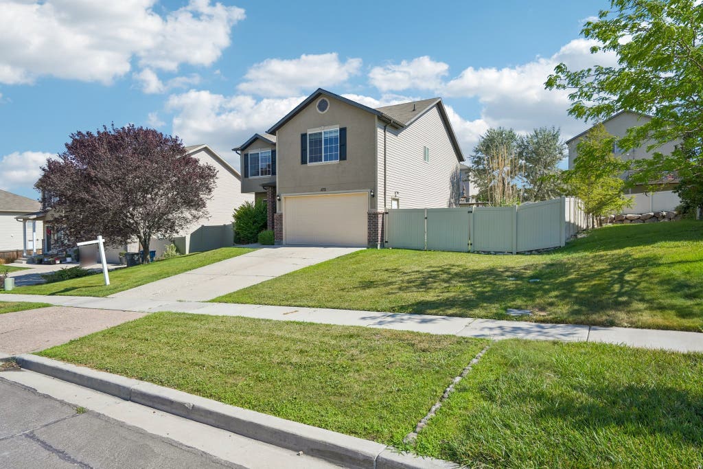 Photo of 173 W COOPER AVE, Saratoga Springs, UT 84045 (MLS # 2175266)