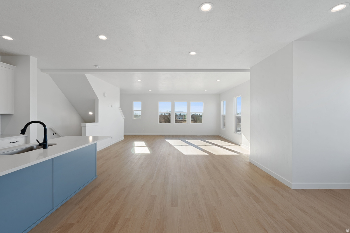 TRAILSIDE - Residential