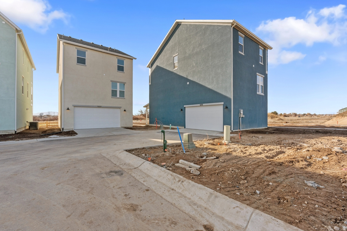 TRAILSIDE - Residential