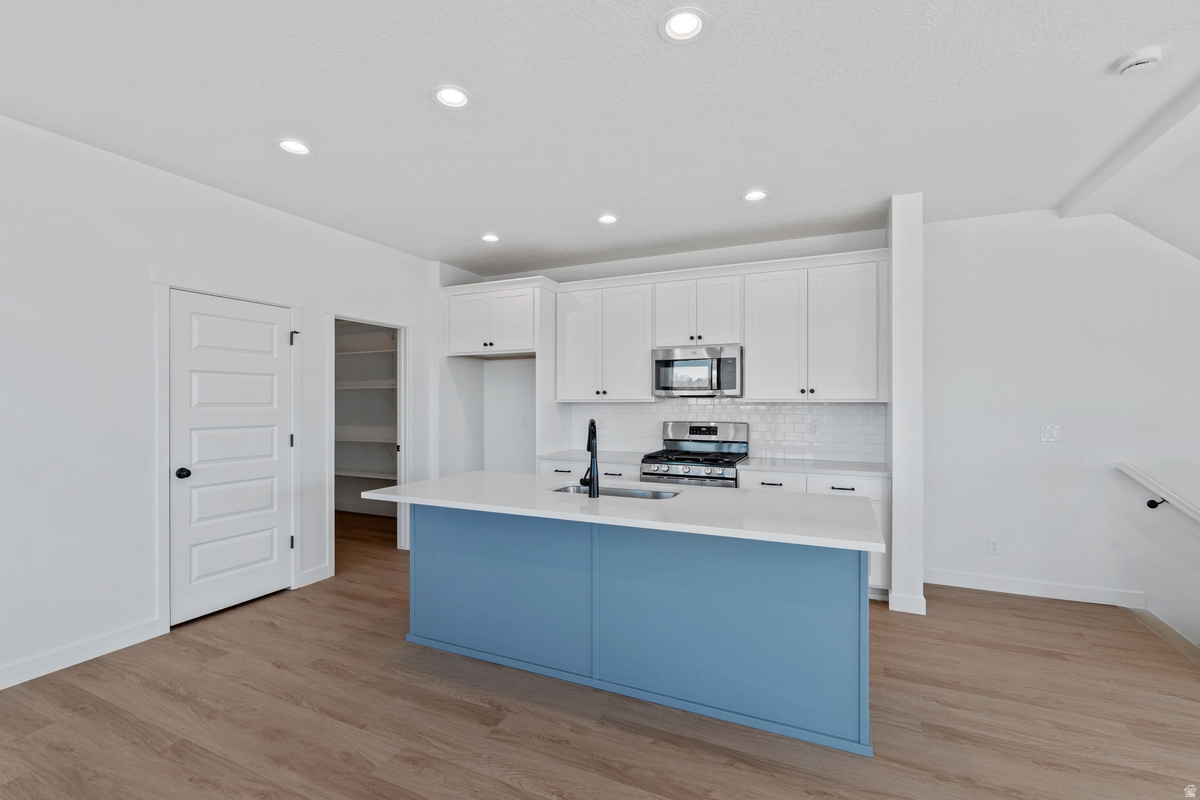 TRAILSIDE - Residential