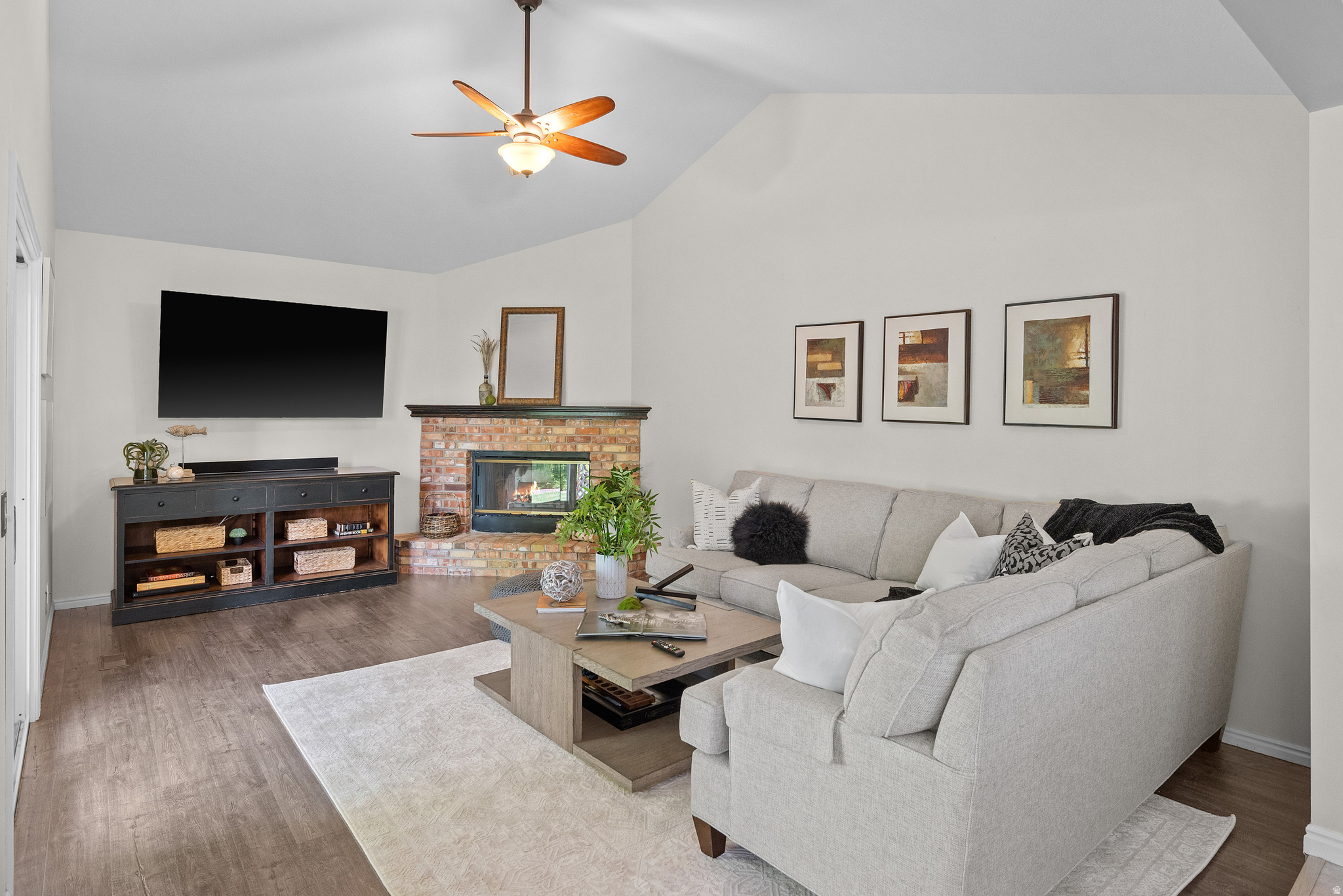 SUMMER CREST - Residential