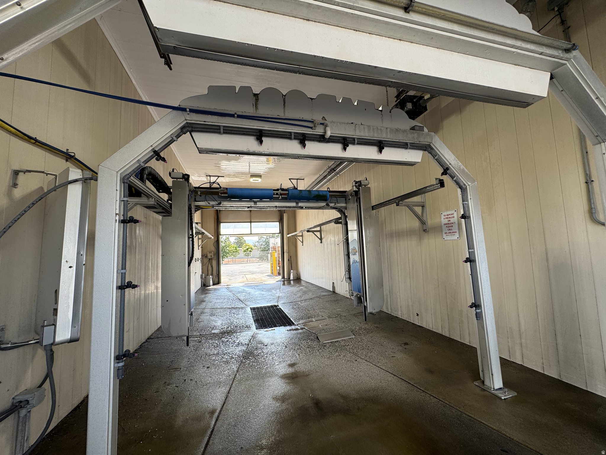 OQUIRRH SHADOWS - Commercial Sale