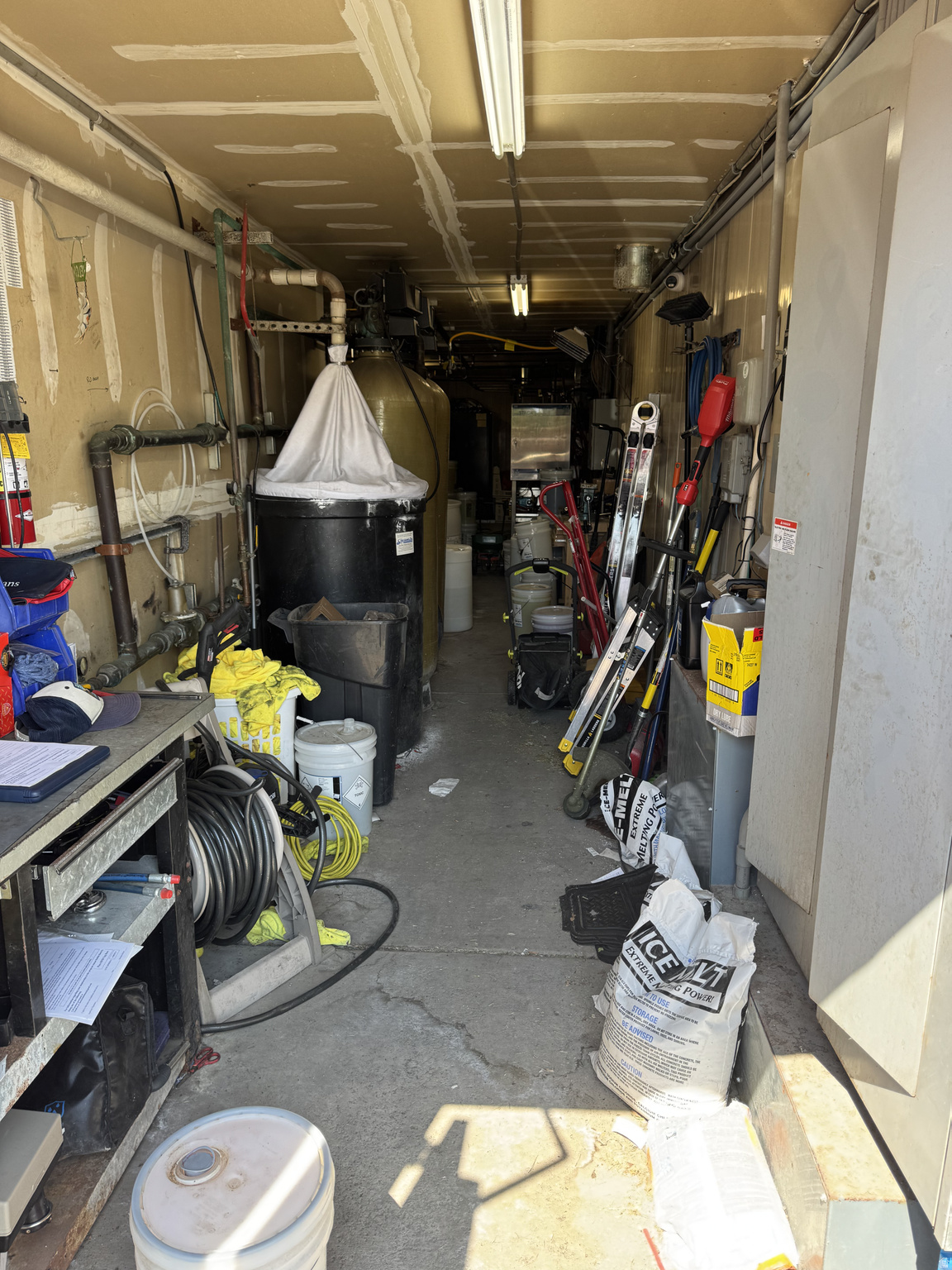 OQUIRRH SHADOWS - Commercial Sale