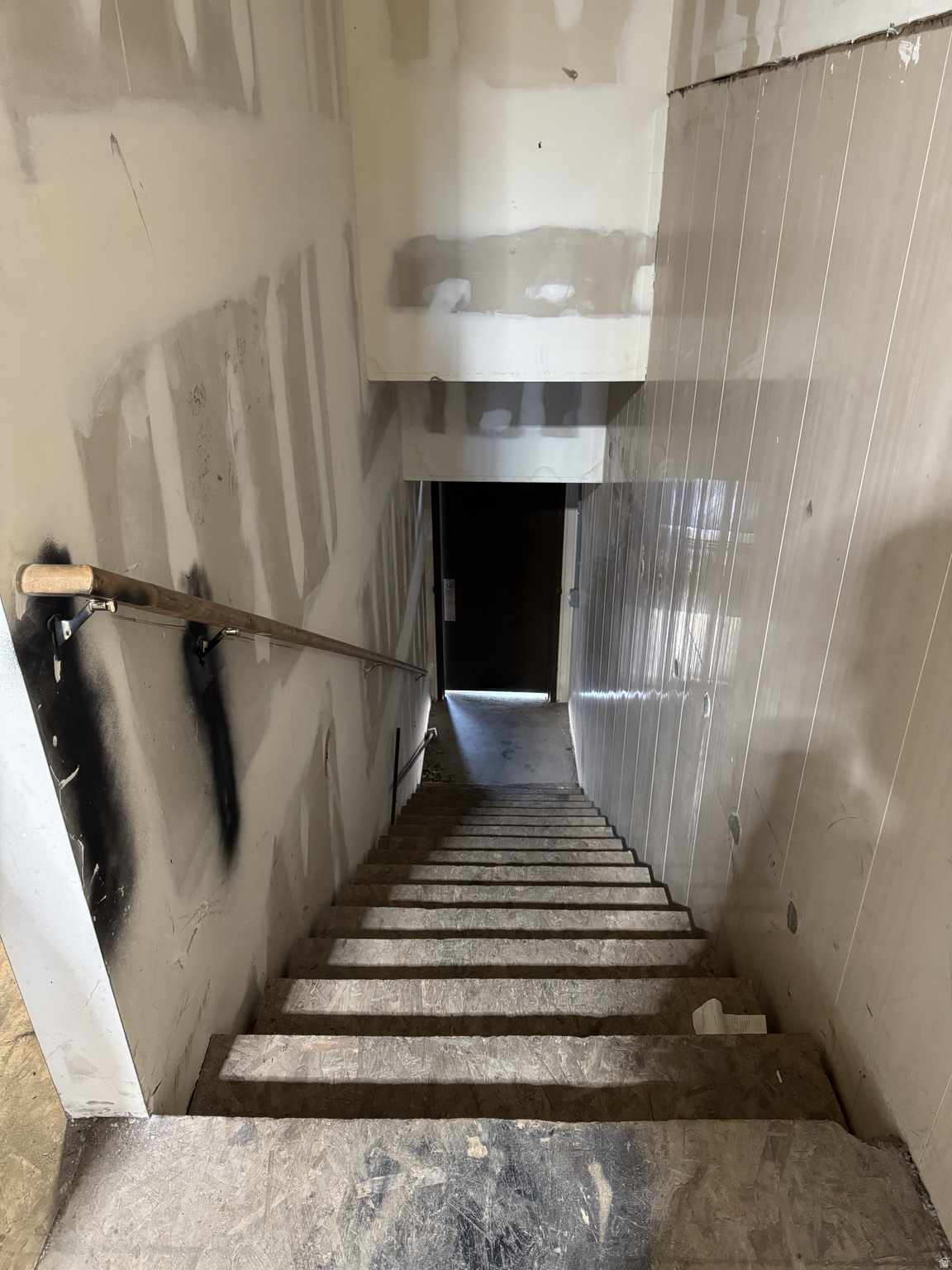 OQUIRRH SHADOWS - Commercial Sale