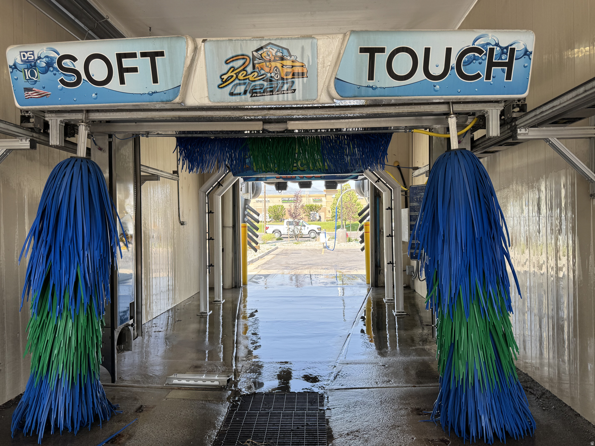 OQUIRRH SHADOWS - Commercial Sale