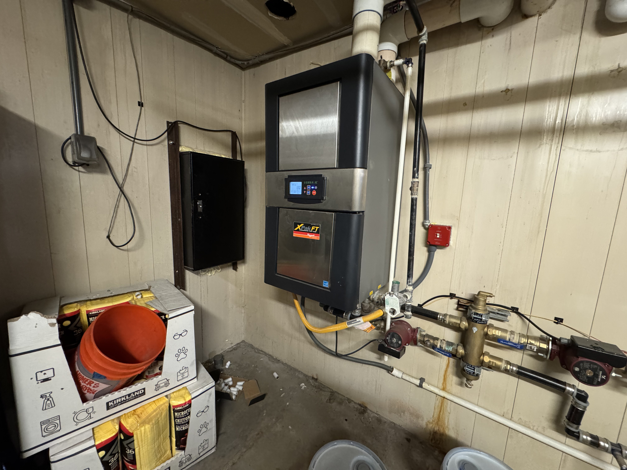 OQUIRRH SHADOWS - Commercial Sale