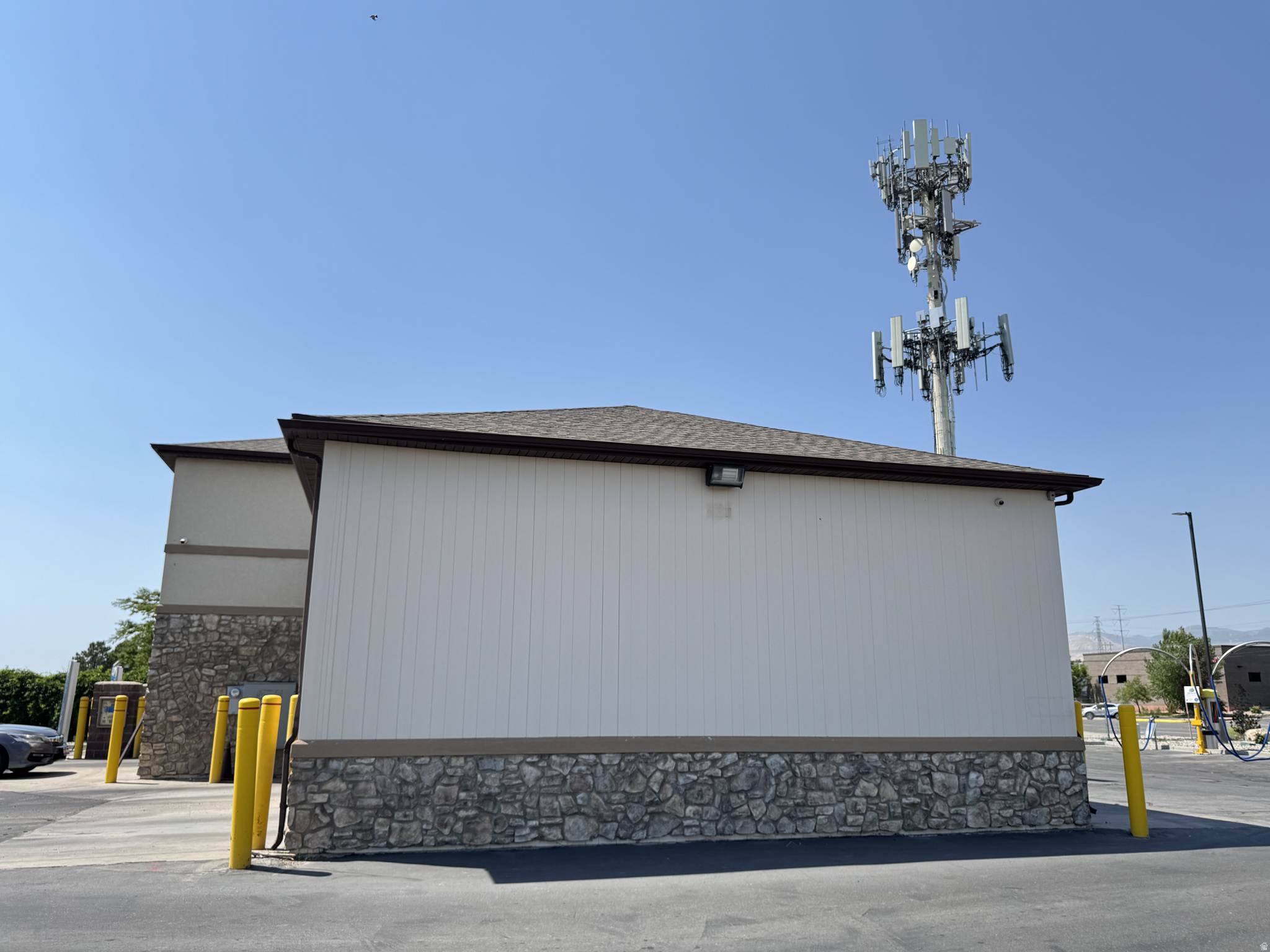 OQUIRRH SHADOWS - Commercial Sale