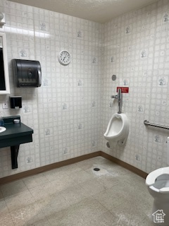RED ROCK PLAZA - Commercial Lease