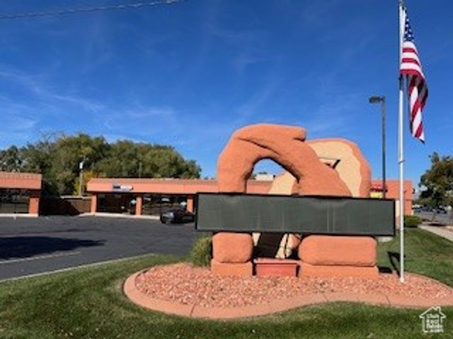 Excellent location!  Perfect for a contractor that needs an office and garage for construction material and equipment.  1356 SF Office/Retail/Warehouse space ready for immediate occupancy.  817 SF Office/Retail and 539 SF Warehouse space with rollup door.  Heating and evaporative air provided for warehouse space.  Lease price included gas, electricity, water and sewer.  No CAM fee.  Owner/Agent