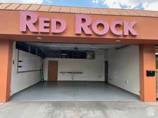 RED ROCK PLAZA - Commercial Lease